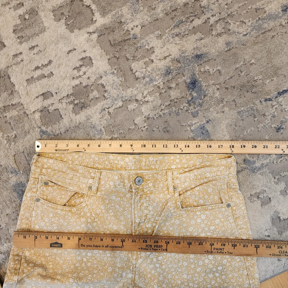 American Eagle Yellow Floral Jeans.  90s straight.  Women's size 14. - Picture 9 of 16